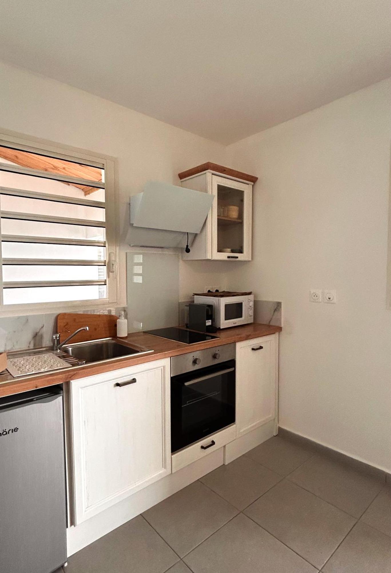 Logement Palmier Sainte-Rose Esterno foto