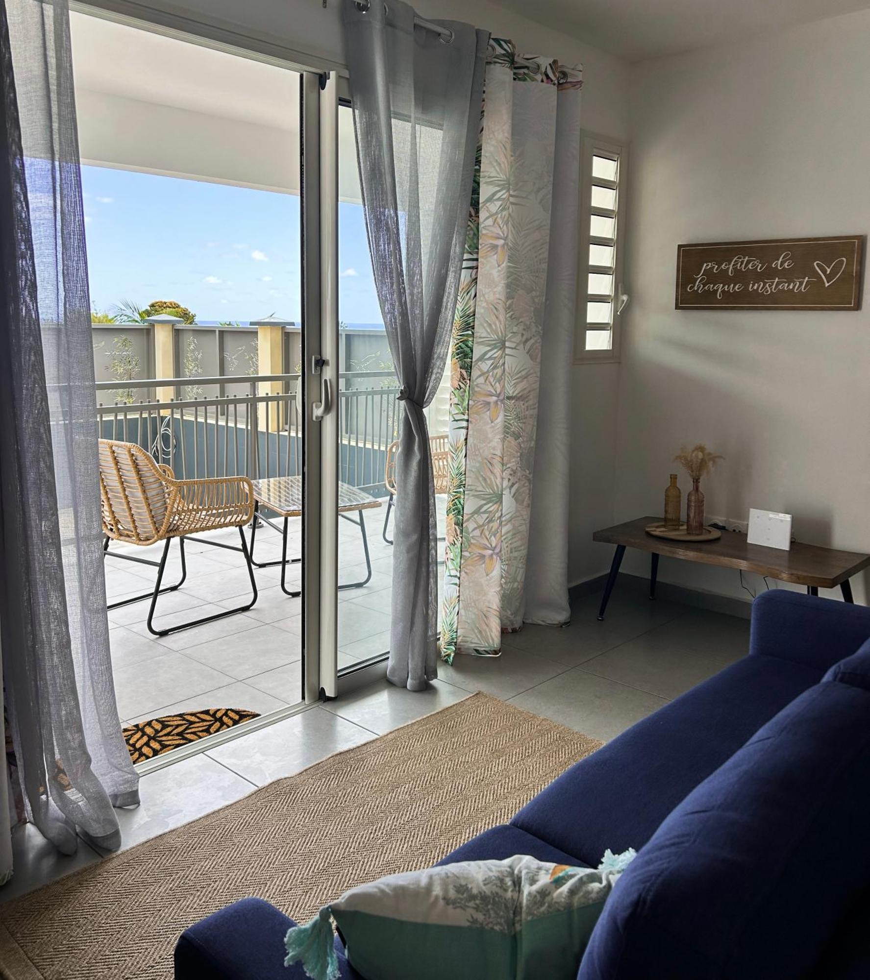 Logement Palmier Sainte-Rose Esterno foto